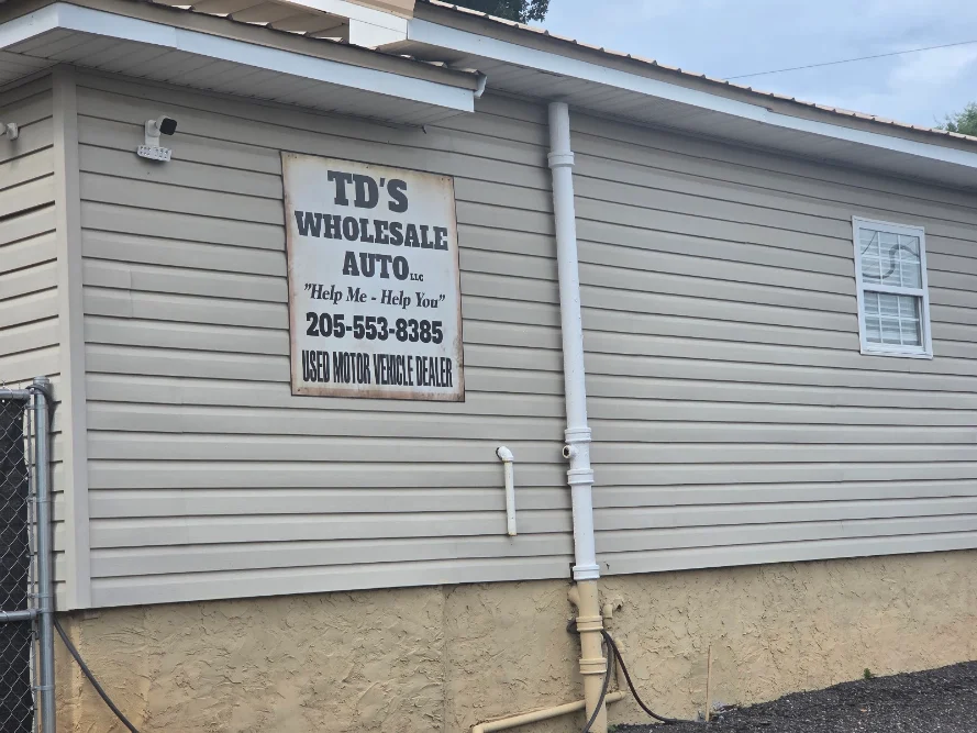 T D's Wholesale Auto LLC, buy here pay here car dealer in Tuscaloosa, AL