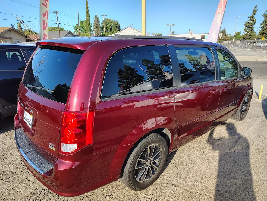 Tiger Auto Sales, buy here pay here car dealer in Fresno, CA