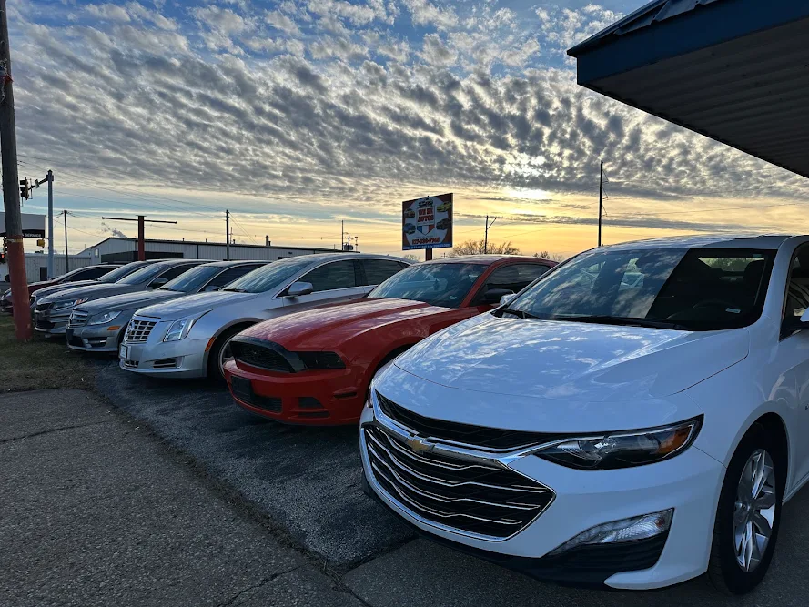 We Be Autos, buy here pay here car dealer in Decatur, IL