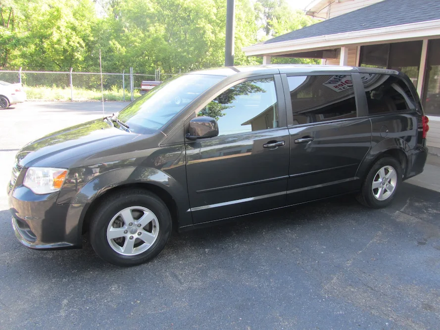 Best Buy Auto Sales, buy here pay here car dealer in South Beloit, IL