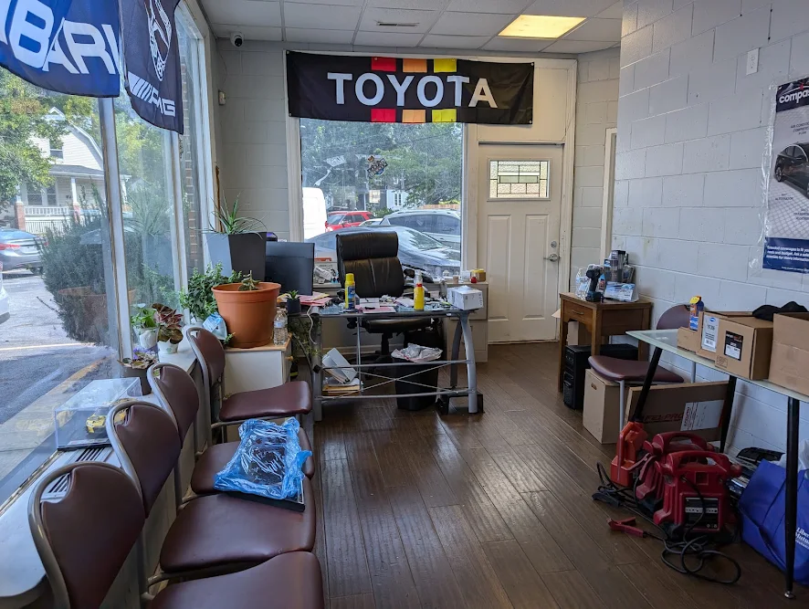 The Auto Connect, buy here pay here car dealer in Springfield, IL