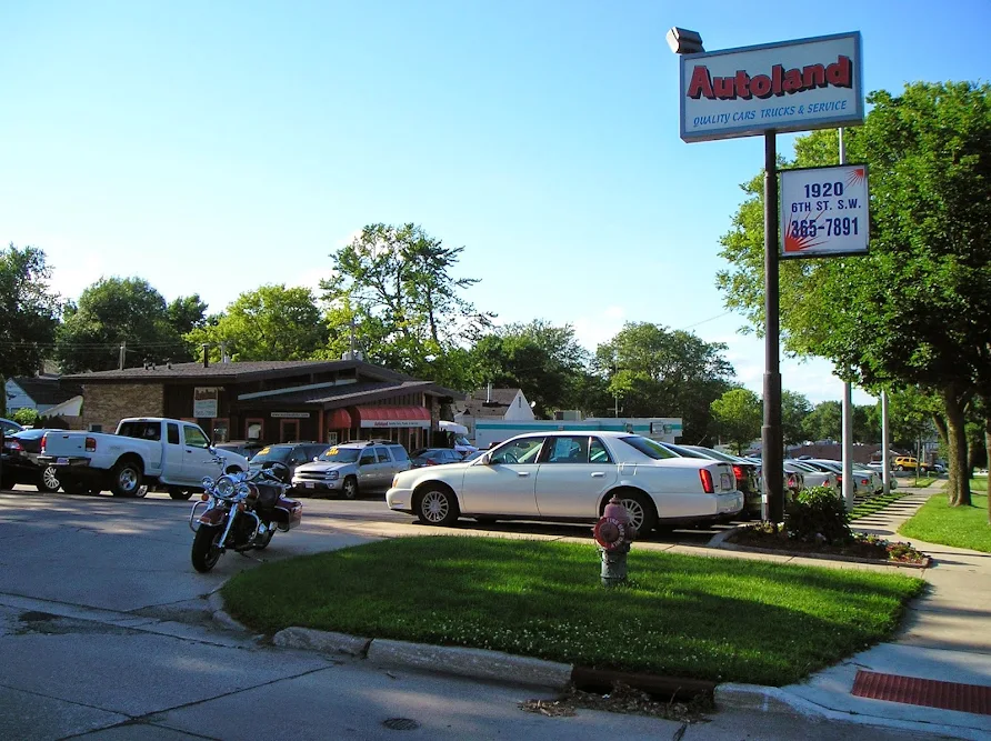 Autoland, buy here pay here car dealer in Cedar Rapids, IA