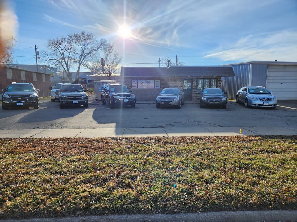4U Auto Sales, buy here pay here car dealer in Waterloo, IA