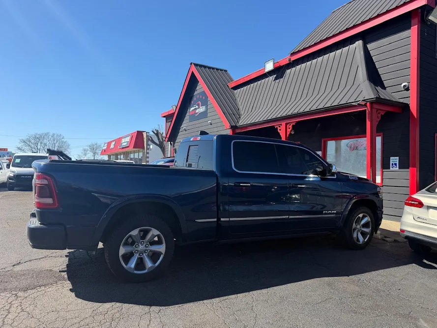 ROBERT’S AUTO SALES LLC, buy here pay here car dealer in Lexington, KY