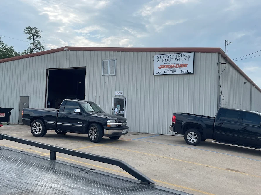 Select Truck & Equipment inc., buy here pay here car dealer in Columbia, MO