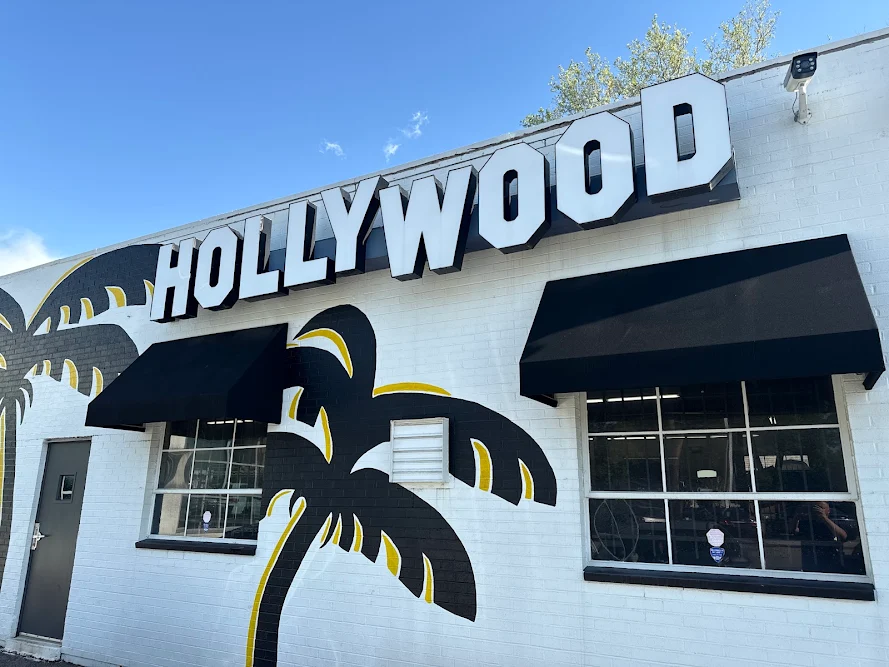 Hollywood Motors, buy here pay here car dealer in Breckenridge Hills, MO