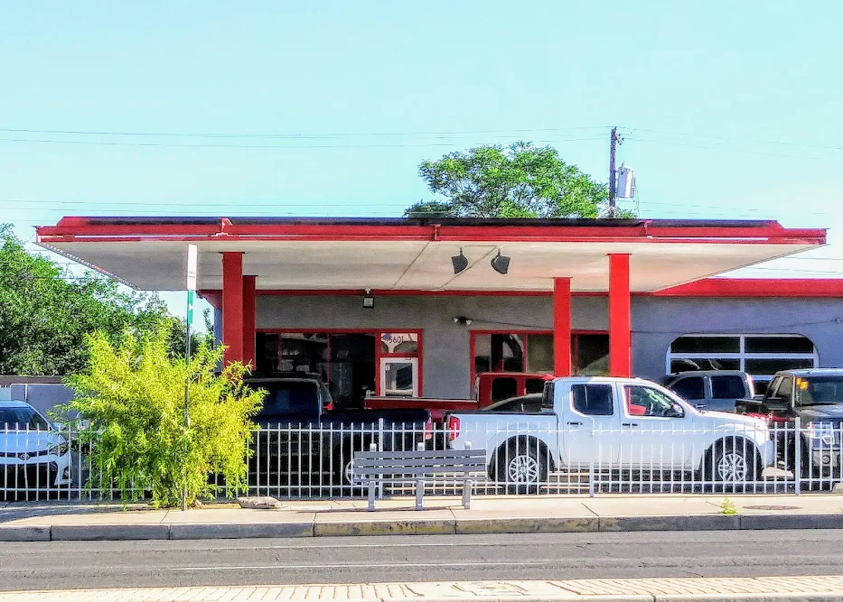 High Desert Auto Wholesale Inc, buy here pay here car dealer in Albuquerque, NM