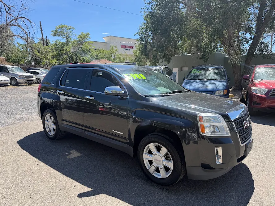 Latinos Auto Sales LLC, buy here pay here car dealer in Santa Fe, NM