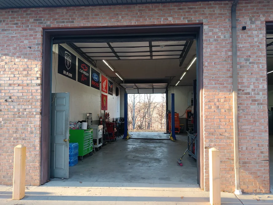 KnoxMaxMotors LLC, buy here pay here car dealer in Knoxville, TN