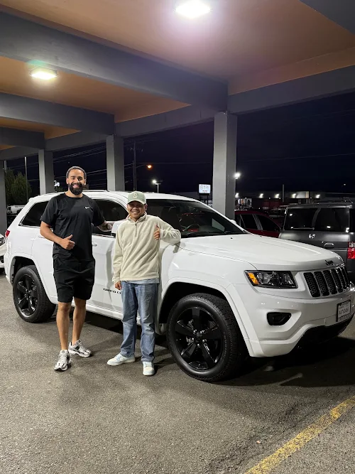 SELECT CARS AND TRUCKS, buy here pay here car dealer in Auburn, WA