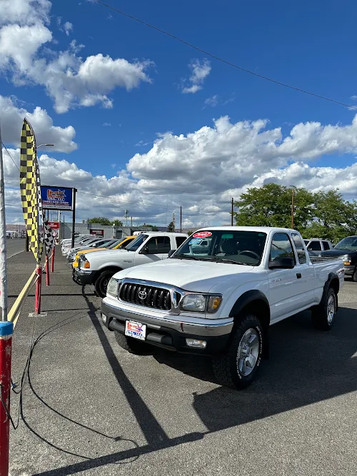 GILBERT MOTORS USA LLC, buy here pay here car dealer in Union Gap, WA