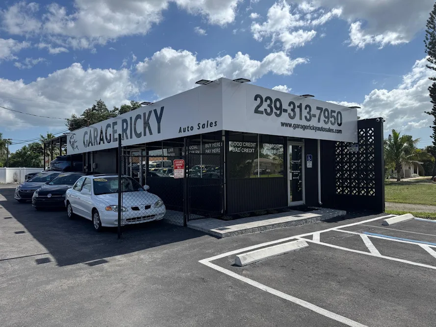 Garage Ricky Auto Sales in Fort Myers
