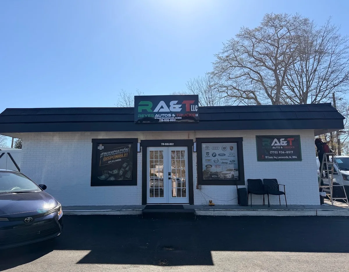REYES AUTOS & TRUCKS LLC in Lawrenceville