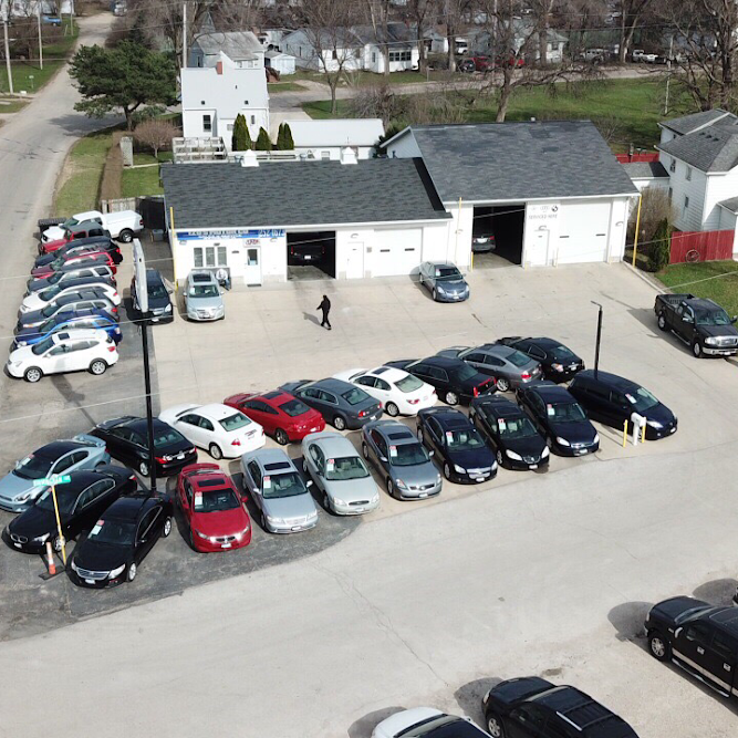 Izo's Motor Co in Waterloo