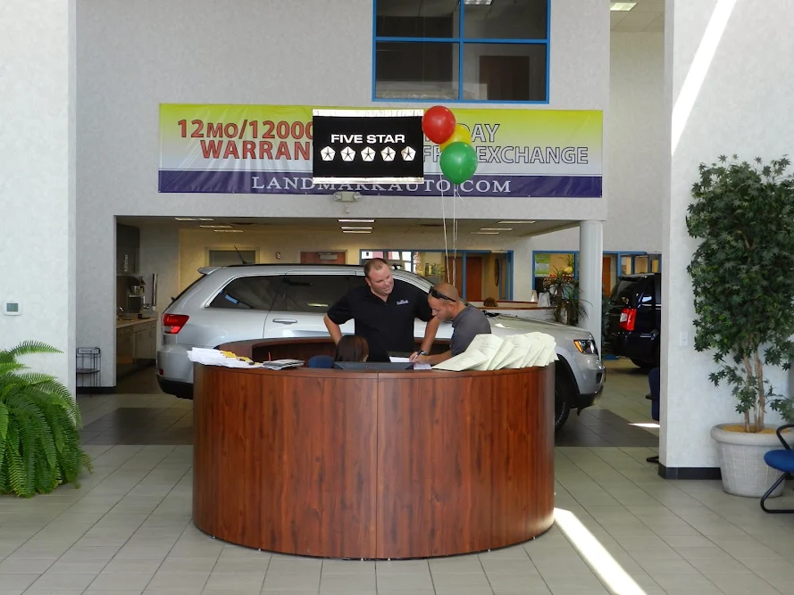 Landmark Chrysler Jeep FIAT in Springfield
