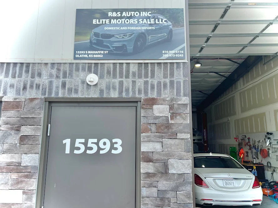 R & S AUTO in Olathe