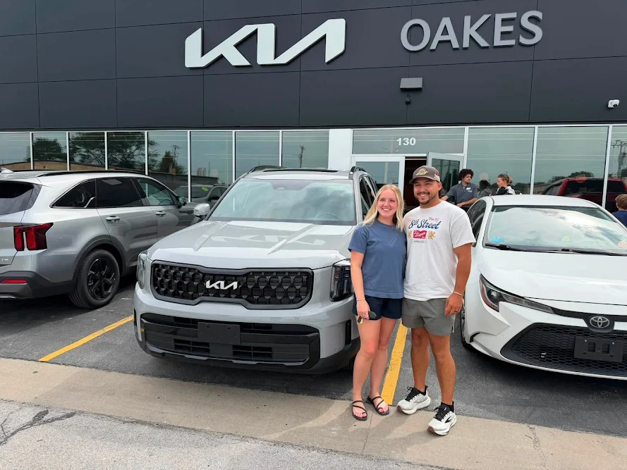 Oakes Kia of Olathe in Olathe