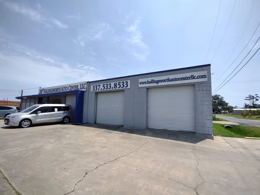 Hollingsworth Auto Center in Sulphur