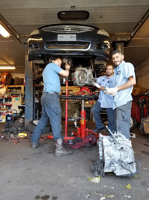 La Auto Sales & Repair
