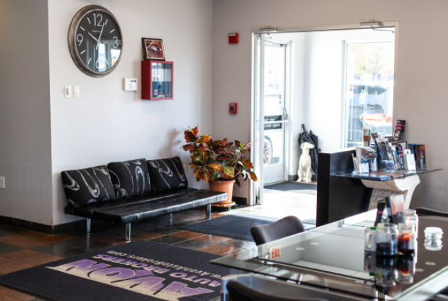 Avon Auto Brokers - 159 Memorial