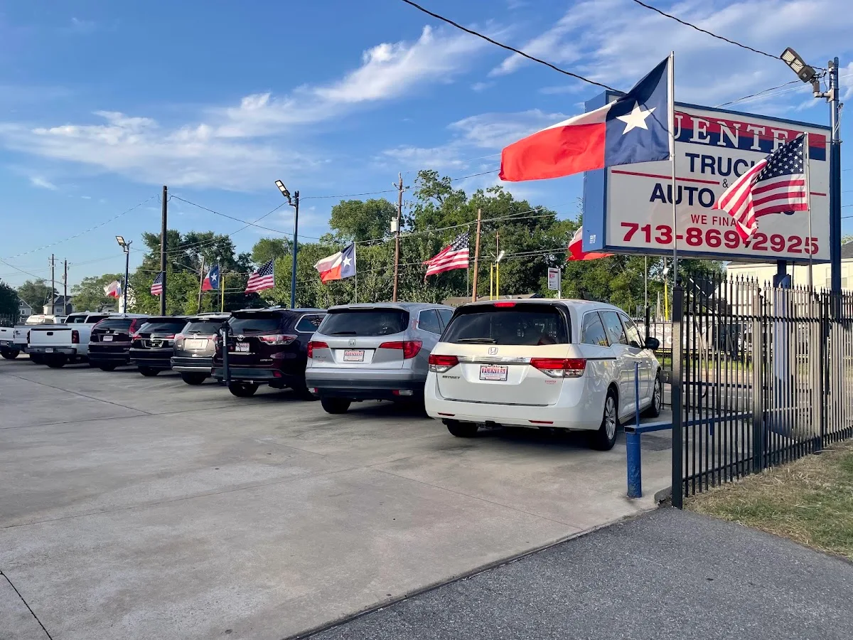 Fuentes Truck & Auto Sales in Houston