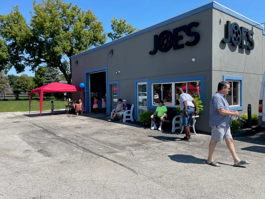Joe's Autos