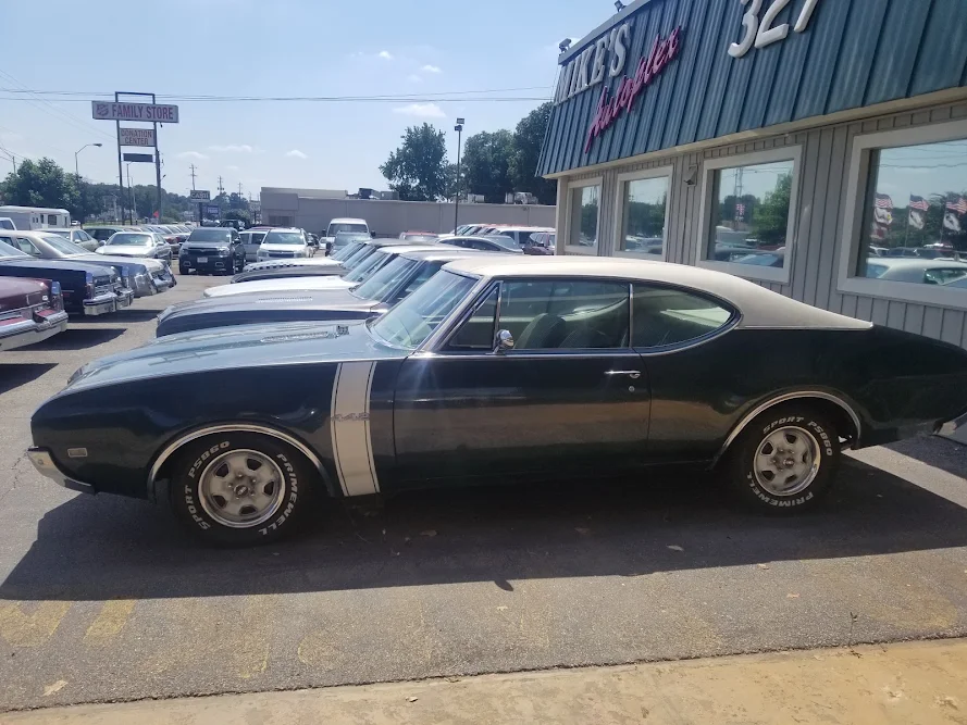Mike's Autoplex in Memphis