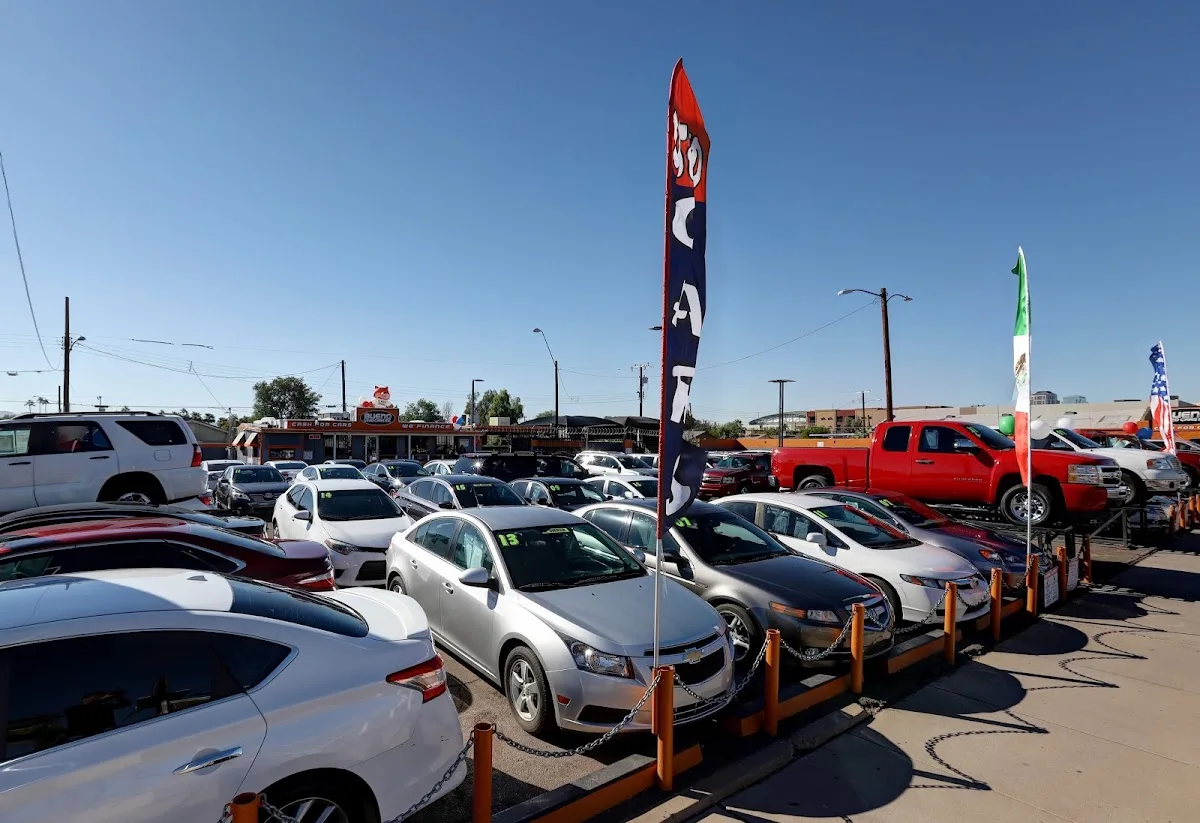 Bueno Used Cars, Inc. in Phoenix