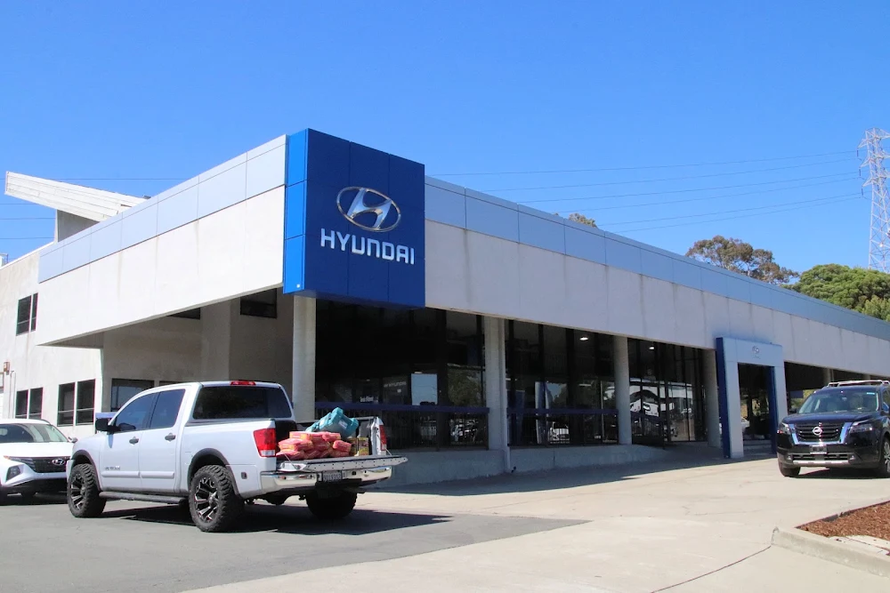 Hanlees Hilltop Hyundai in Richmond