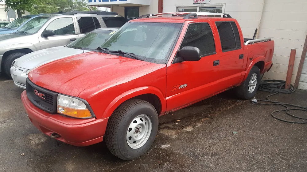 Alvarez Auto Sales in Des Moines