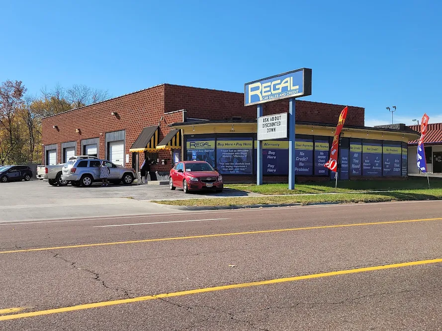 Regal Car Sales & Credit in Columbia