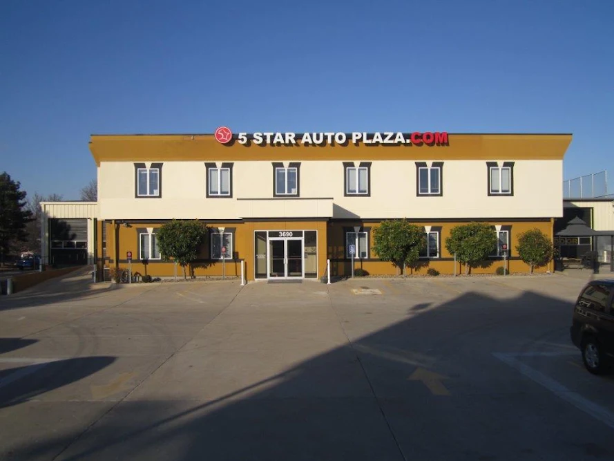 5 Star Auto Plaza in Saint Charles