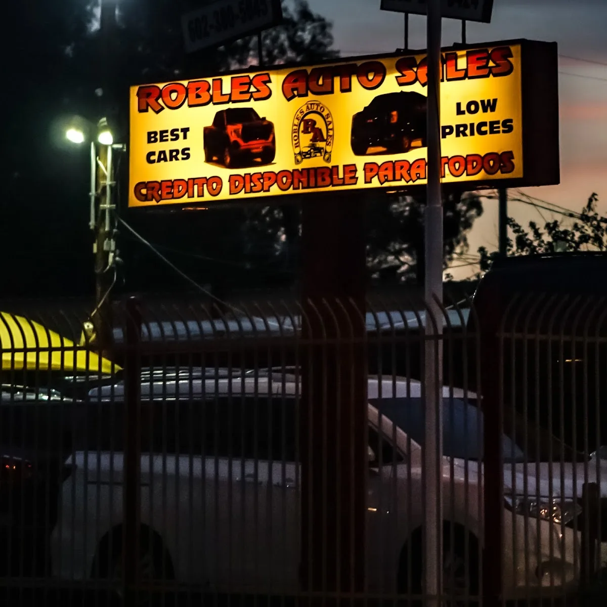 Robles Auto Sales in Phoenix