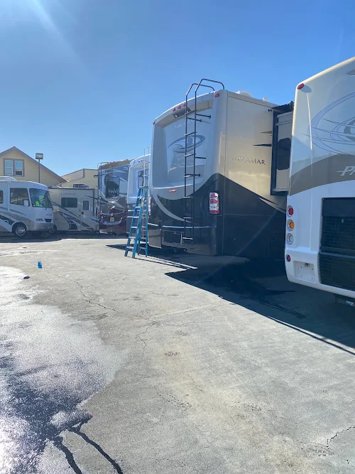 BROADWAY MOTORS RV DEALER in Salem