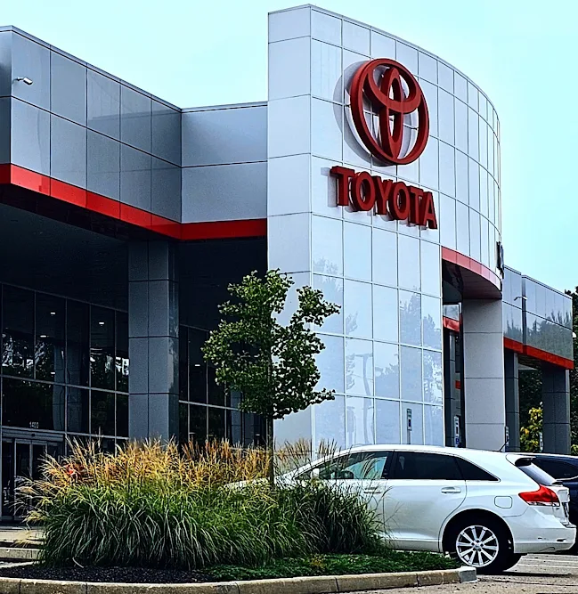 Balise Toyota of Warwick in Warwick